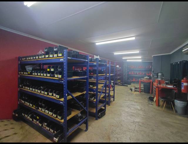 12,140M² WORKSHOP FOR SALE IN BREDELL